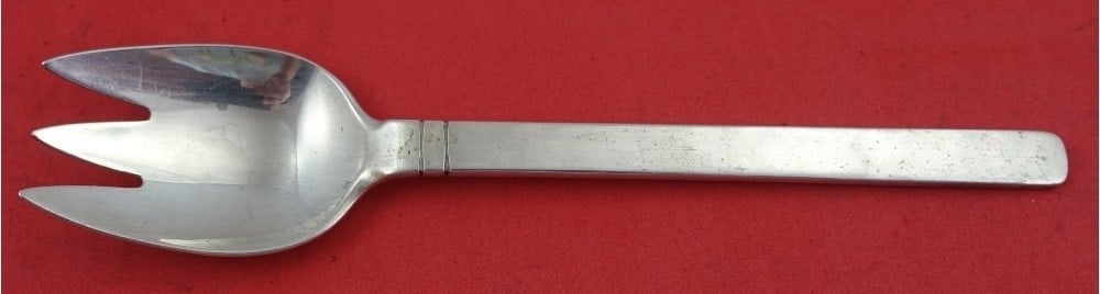 Porter Blanchard Commonwealth Sterling Silver Ice Cream Fork 5 3/4": Porter Blanchard Commonwealth Sterling Silver Ice Cream Fork 5 3/4" Indulge in a touch of elegance with this exquisite ice cream fork from the Commonwealth pattern by Porter Blanchard. Crafted from hi