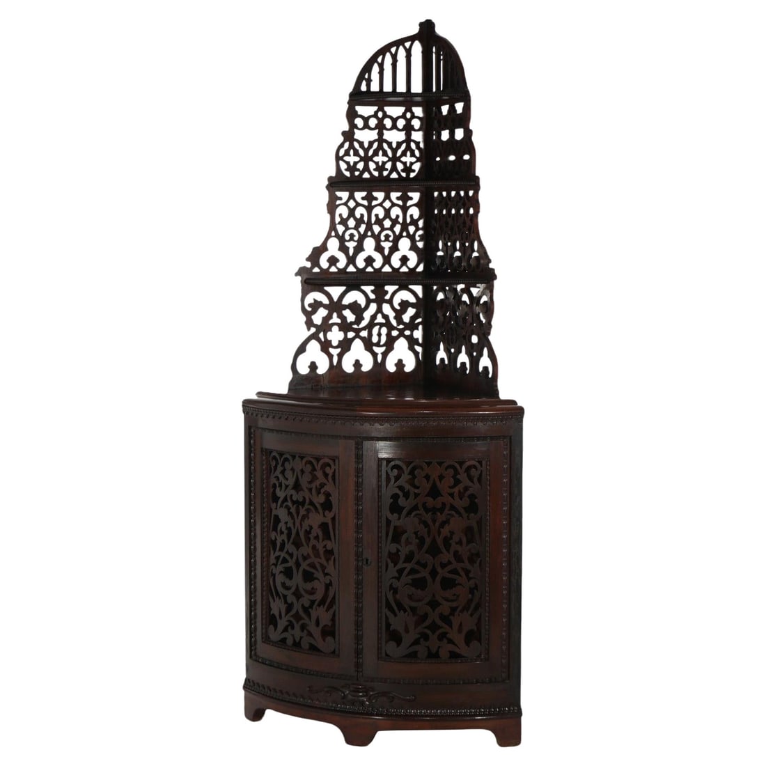 Victorian Rosewood Etagere with Carved Graduated Shelving Circa 1840: Victorian Rosewood Etagere with Carved Graduated Shelving Circa 1840 This exquisite Antique Victorian Rosewood Etagere showcases exceptional craftsmanship from the mid-19th century, circa 1840. Standi