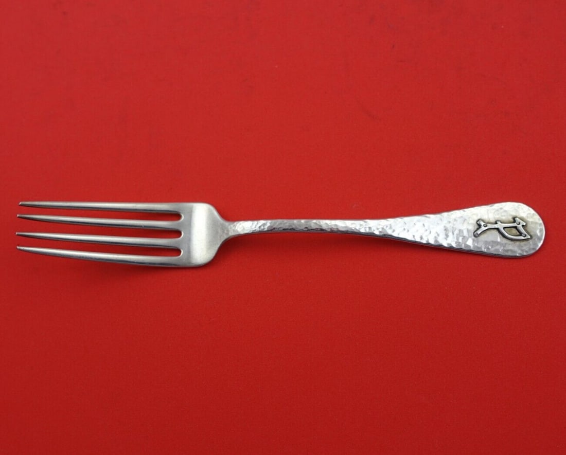 John Bellis Antique Hammered Sterling Silver Fork 6 5/8" Applied P Monogram: John Bellis Antique Hammered Sterling Silver Fork 6 5/8" Applied P Monogram This exquisite regular fork features the Antique Hammered pattern by John Bellis, crafted from high-quality sterling silver.