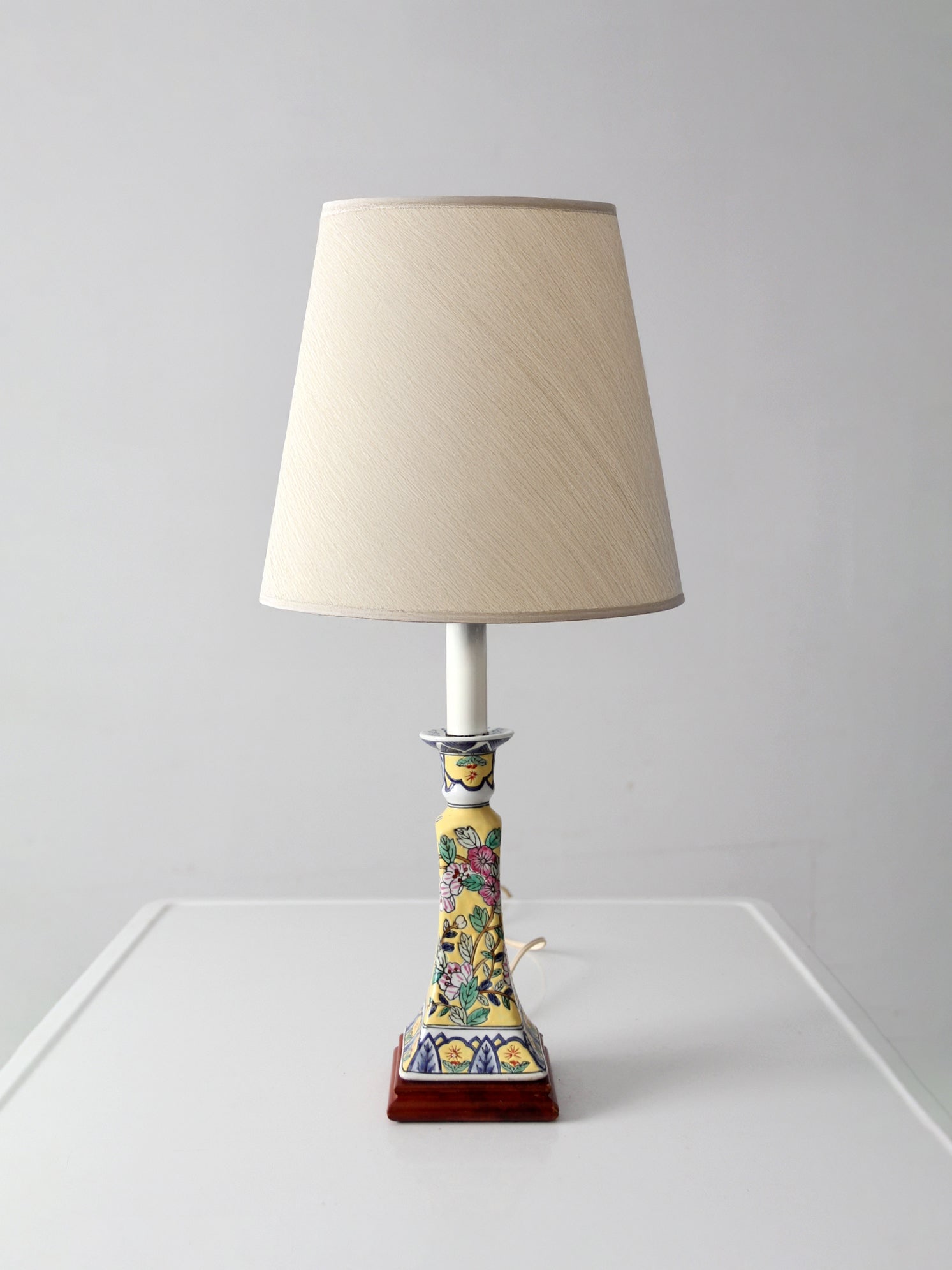 Floral Chinoiserie Ceramic Table Lamp with Wood Base (1 of 18)