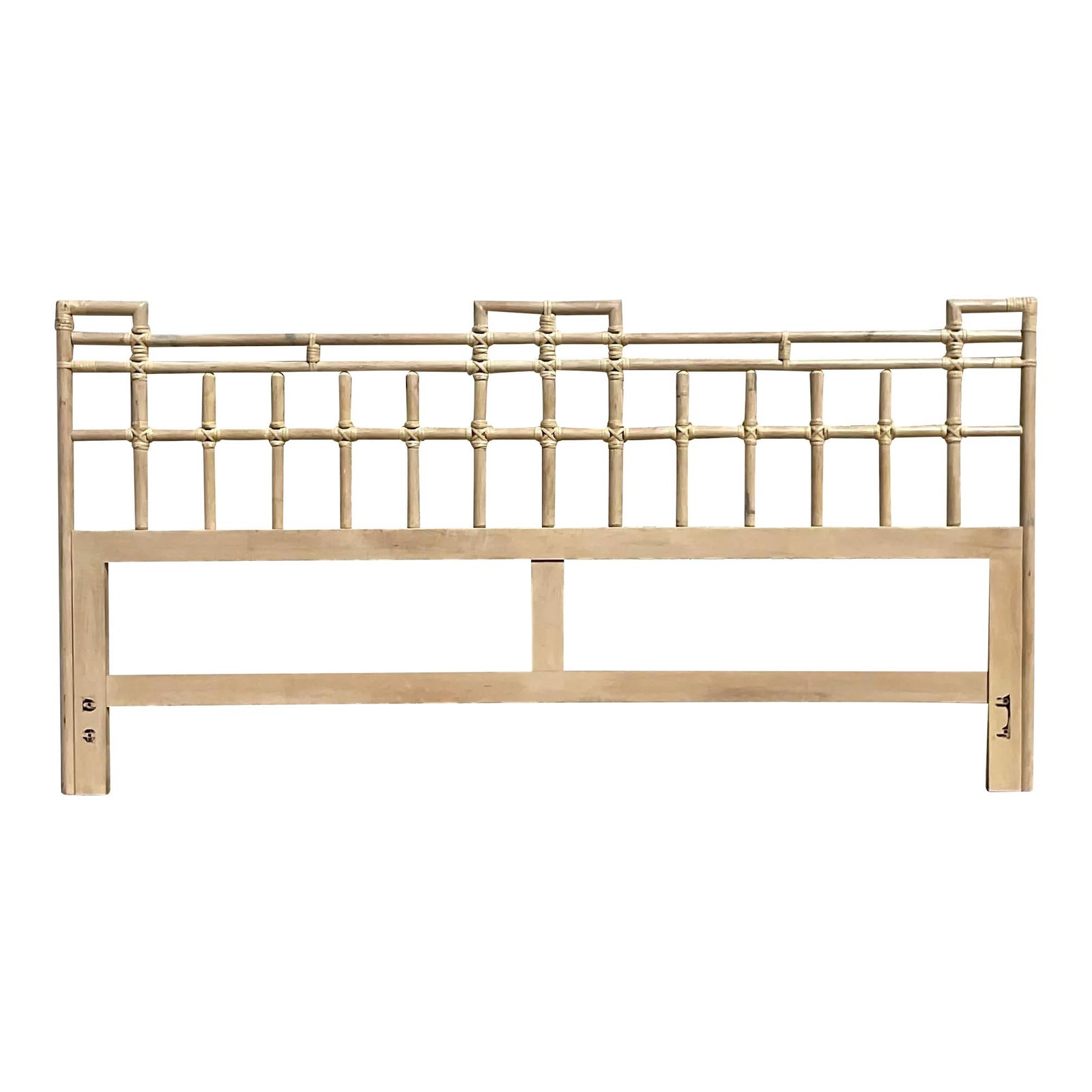 Vintage Coastal Rattan King Headboard American Craftsmanship Ecru: Vintage Coastal Rattan King Headboard American Craftsmanship Ecru Elevate your bedroom decor with this Mid 20th Century Vintage Coastal Rattan King Headboard, embodying American craftsmanship and coas