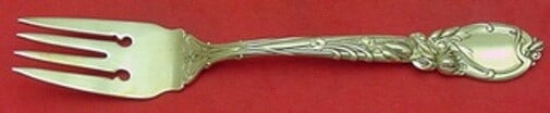 Vintage Reed & Barton La Parisienne Sterling Silver Fish Fork 7 1/4" RARE: Vintage Reed & Barton La Parisienne Sterling Silver Fish Fork 7 1/4" RARE Discover the elegance of the "La Parisienne" fish fork by Reed & Barton, crafted from high-quality sterling silver. This vinta