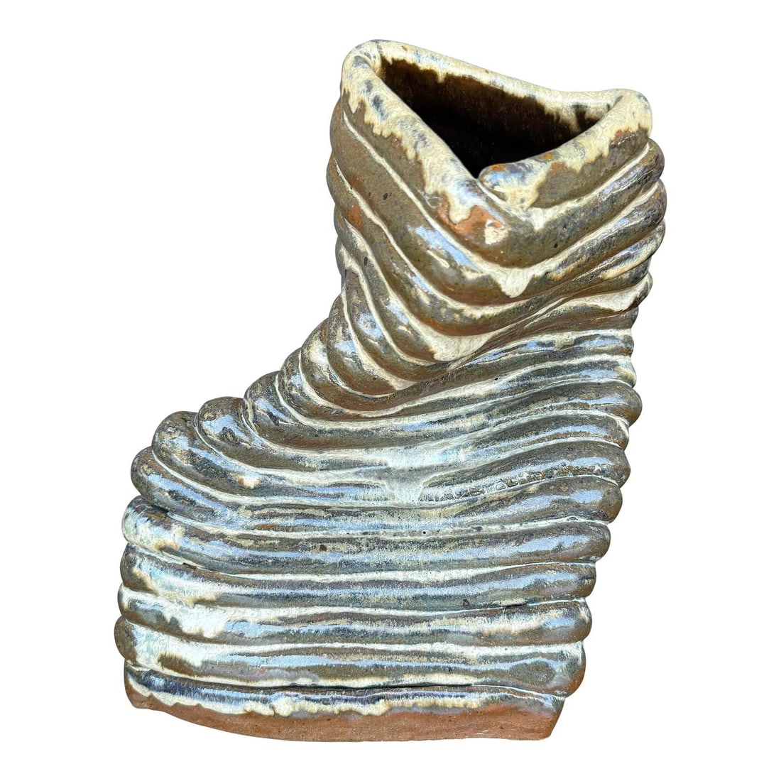 Vintage Boho Abstract Coil Pottery Sculpture 11.5" Dark Green: Vintage Boho Abstract Coil Pottery Sculpture 11.5" Dark Green This vintage Boho abstract coil pottery piece showcases a unique sculptural design reminiscent of a stylized boot or wedge heel. The exagg