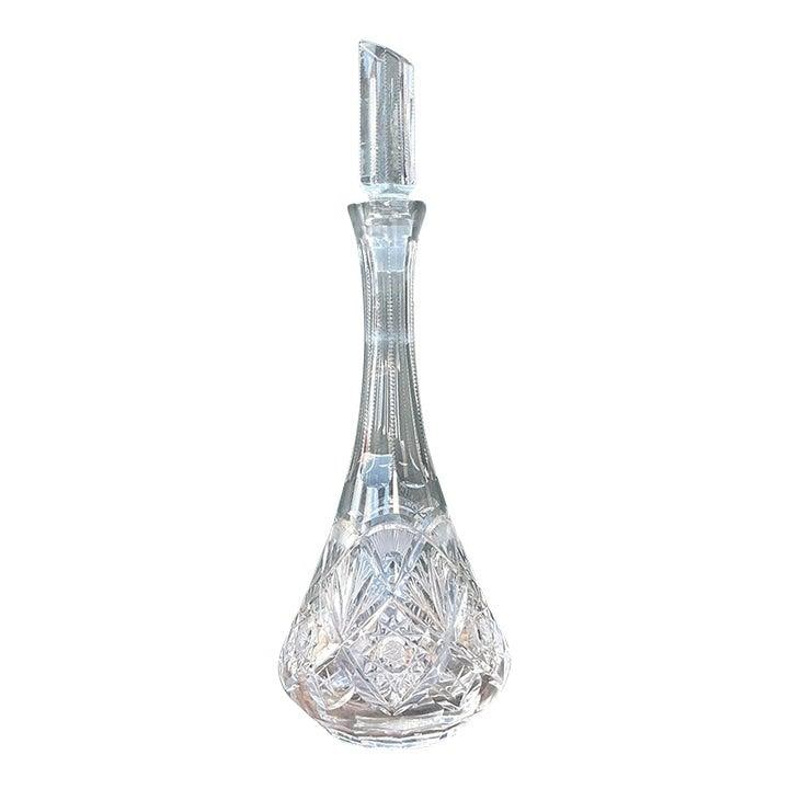 Vintage Hollywood Regency Cut Glass Decanter 16.25 inches: Vintage Hollywood Regency Cut Glass Decanter 16.25 inches Elevate your bar cart with this stunning Vintage Regency Cut Glass Decanter, a true embodiment of Hollywood Regency glamour. This statuesque p