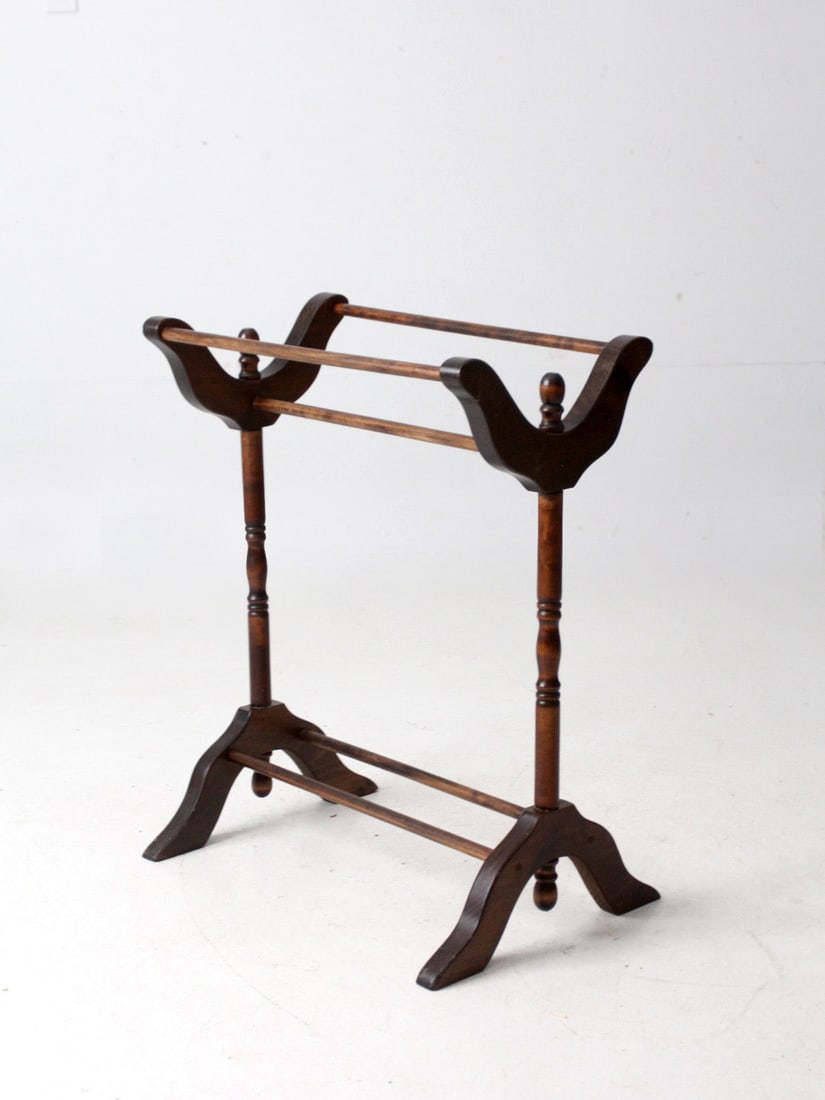 Victorian Era Wooden Quilt Rack with Turned Supports and Shaped Ends (1 of 12)