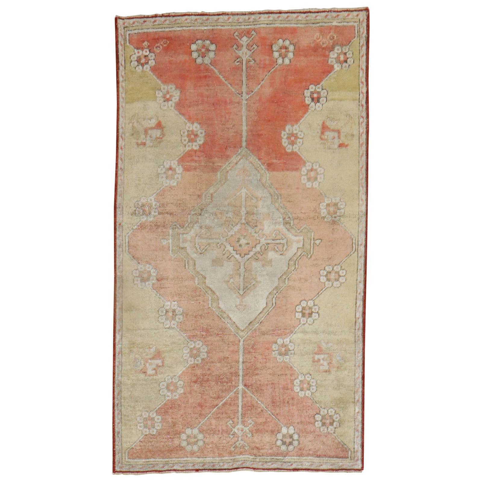 Vintage 1920s Turkish Sivas Hand-Woven Wool Rug 30 x 55: Vintage 1920s Turkish Sivas Hand-Woven Wool Rug 30 x 55 This exquisite early 20th century Turkish Sivas rug features a charming Georgian style and is hand-woven from high-quality wool. Its muted palet