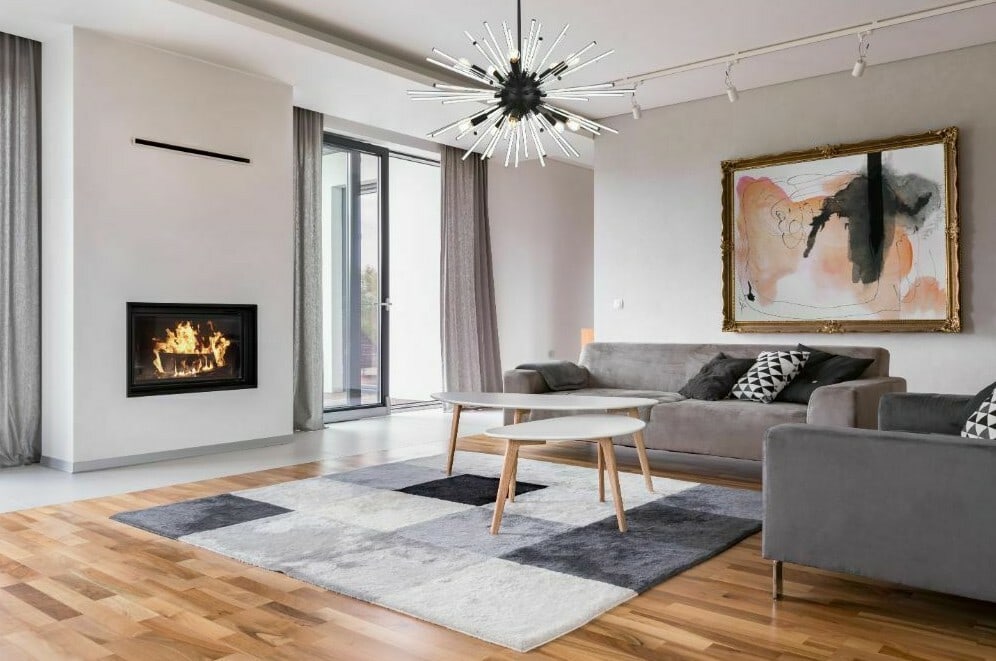 Black 10 Light Sienna Sputnik Glass Rod Chandelier 32 Inch: Black 10 Light Sienna Sputnik Glass Rod Chandelier 32 Inch This modern Sputnik-style chandelier features a black metal frame with clear glass rods, offering a striking and contemporary design. Equippe