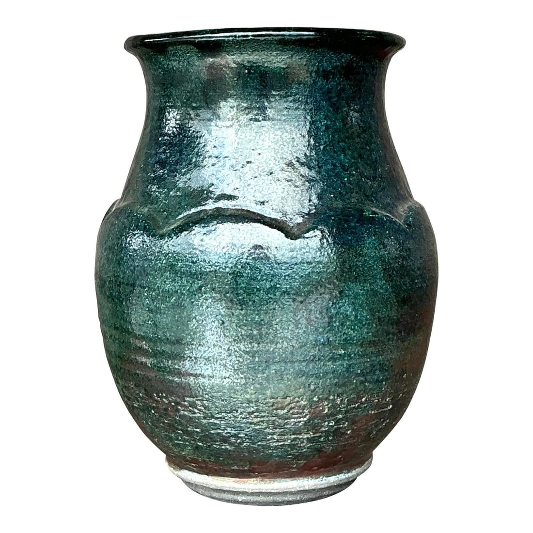 Vintage Studio Pottery Vase Iridescent Glaze Signed Hand-Thrown: Vintage Studio Pottery Vase Iridescent Glaze Signed Hand-Thrown Enhance your living space with this vintage studio pottery vase, showcasing an enchanting iridescent glaze that shifts between deep emer