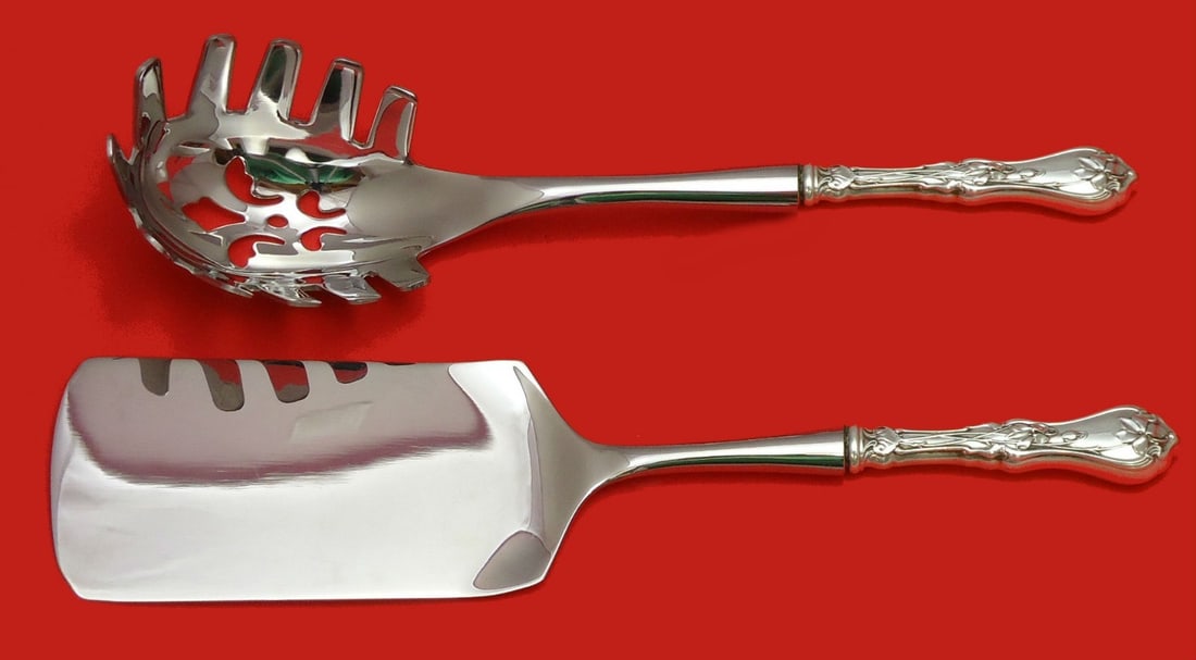 Whiting Violet Sterling Silver 2pc Italian Pasta Server Set: Whiting Violet Sterling Silver 2pc Italian Pasta Server Set Elevate your dining experience with this exquisite 2-piece Italian Pasta Server Set from Whiting, crafted in sterling silver. The set featur