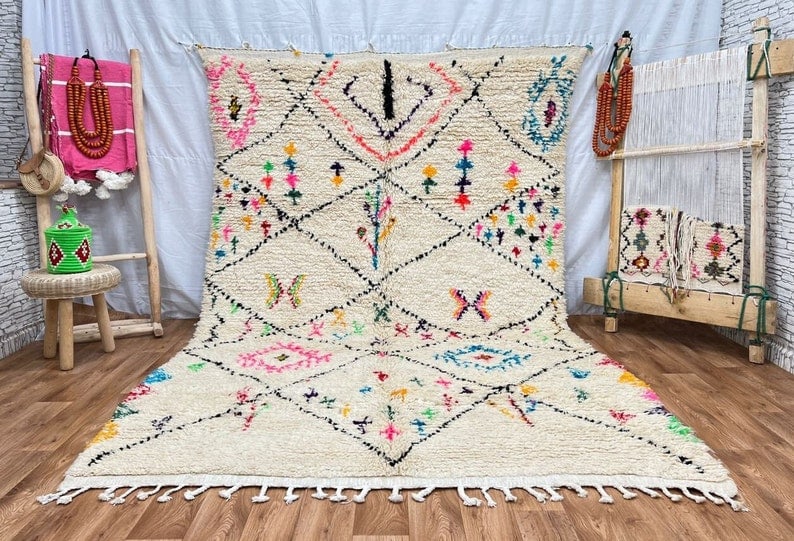 Authentic Handwoven White Berber Rug 10 x 6.56 ft Morocco: Authentic Handwoven White Berber Rug 10 x 6.56 ft Morocco Experience the charm of Morocco with this authentic White Traditional Berber Rug. Handwoven by skilled Berber women in the Atlas Mountains, th