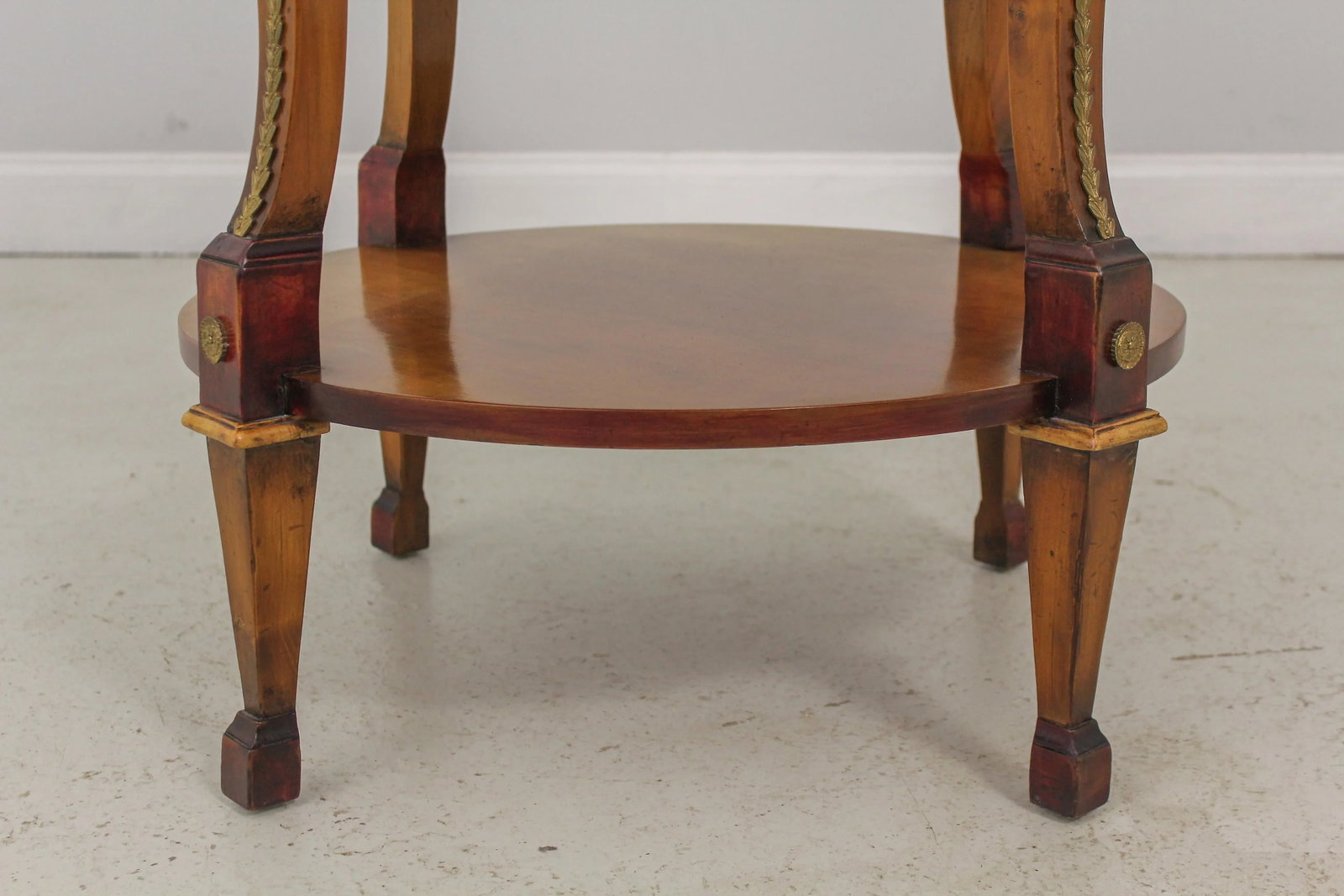 French Neoclassical Round Marble Top Lamp Table with Ormolu Mounts - 6