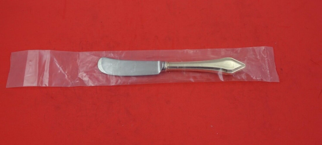 Gorham Clermont Sterling Silver Butter Spreader 6 Rare Paddle Knife: Gorham Clermont Sterling Silver Butter Spreader 6 Rare Paddle Knife This Clermont butter spreader by Gorham is a stunning piece crafted from sterling silver. Featuring a hollow handle and a paddle