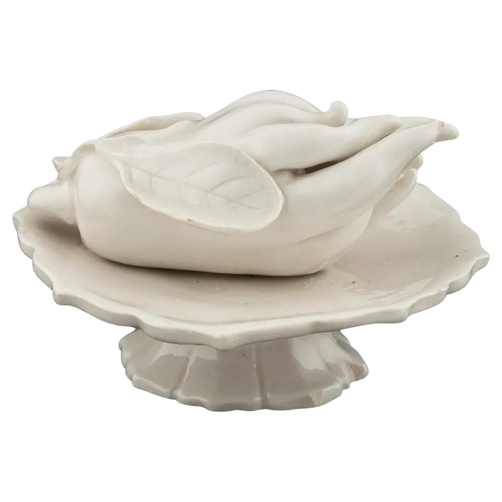 Early 20th Century Chinese Export Buddha's Hand Citron on Tazza: Early 20th Century Chinese Export Buddha's Hand Citron on Tazza This exquisite Chinese Export Buddha's Hand Citron Altar Fruit is presented on a scalloped tazza, crafted from fine Blanc de Chine porce