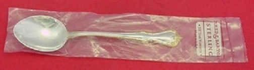 Reed & Barton Rose Cascade Gold Sterling Silver Soup Spoon 6 3/4": Reed & Barton Rose Cascade Gold Sterling Silver Soup Spoon 6 3/4" Experience elegance with the Rose Cascade Gold Place Soup Spoon by Reed & Barton. This exquisite spoon features a stunning Rose Cascad