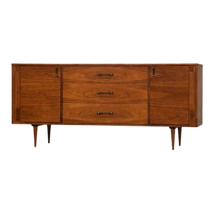 Kroehler Walnut 11 Drawer Mid Century Dresser 72 Inch: Kroehler Walnut 11 Drawer Mid Century Dresser 72 Inch This mid-century modern dresser, crafted by Kroehler Furniture in the 1960s, features a striking walnut construction with eleven spacious drawers.