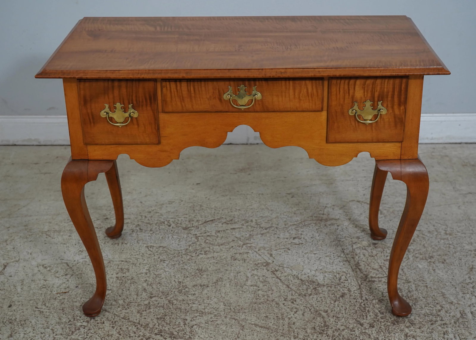 Handcrafted Tiger Maple 3-Drawer Lowboy Dressing Table - 2