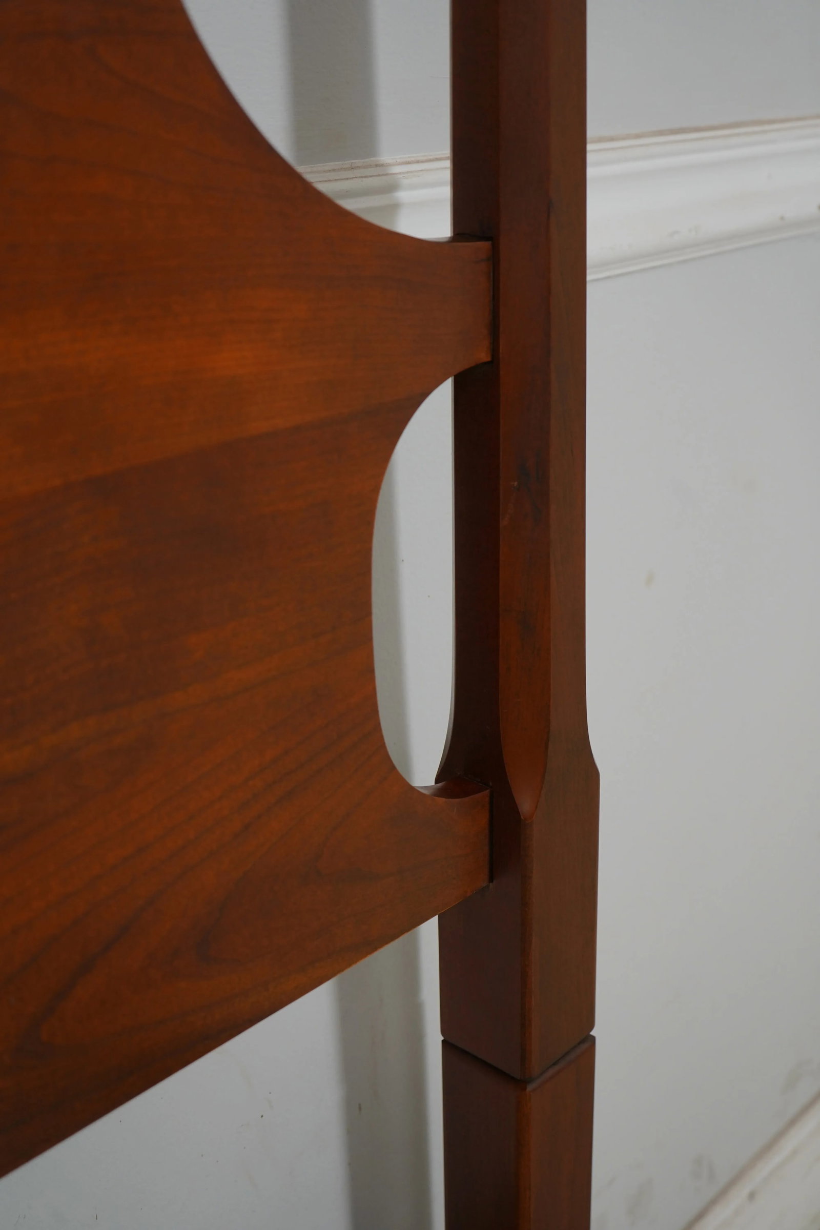 Stickley Cherry Queen Pencil Point Poster Bed 2005 - 4
