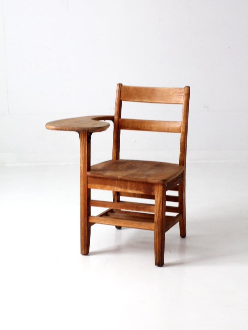 Charming Antique American School Desk Chair with Carvings: Charming Antique American School Desk Chair with Carvings Discover the charm of this Antique American School Desk Chair, a nostalgic piece that showcases the craftsmanship of its era. Made from wood, 