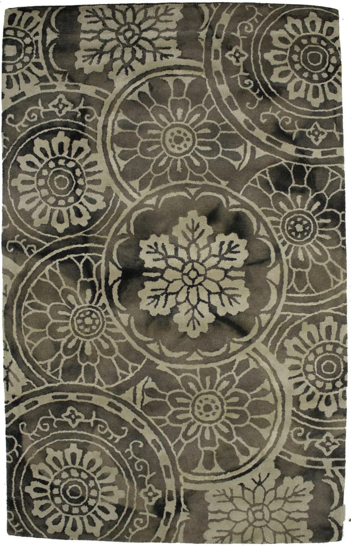 Hand-Tufted Floral Design 5x8 Wool Area Rug Modern Decor: Hand-Tufted Floral Design 5x8 Wool Area Rug Modern Decor Enhance your living space with this beautifully crafted Hand-Tufted Floral Style Rug. Measuring 5'0" x 8'0", this modern area rug features a st