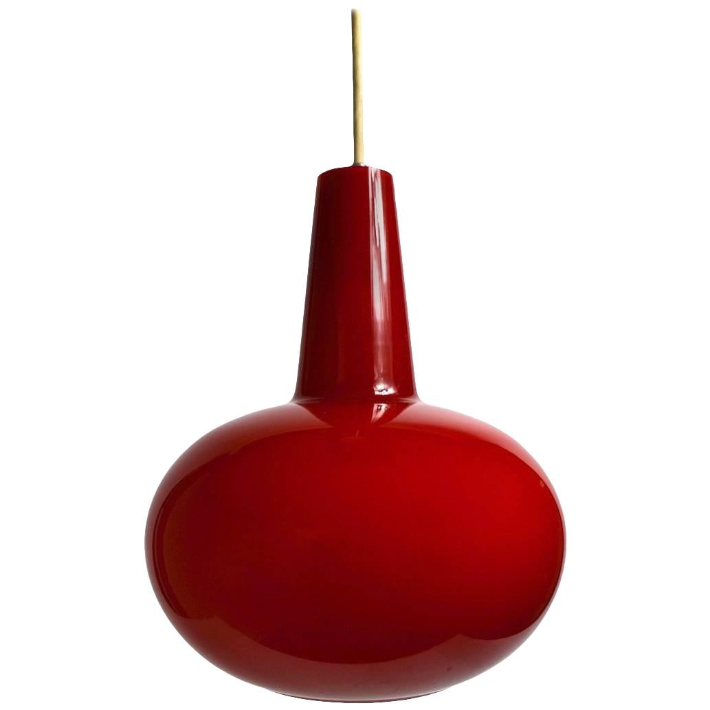 Prescolite Red Teardrop Glass Pendant Light 10 x 10 x 13: Prescolite Red Teardrop Glass Pendant Light 10 x 10 x 13 Illuminate your space with this stunning deep red cased glass pendant light, designed in an elegant teardrop shape. This fixture showcases a ri