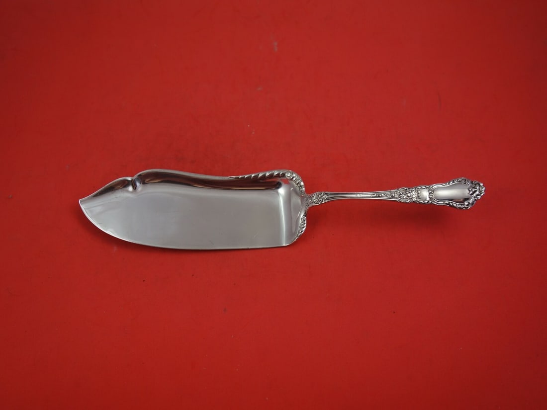 Gorham Baronial Old Sterling Silver Fish Server 11 Inch: Gorham Baronial Old Sterling Silver Fish Server 11 Inch This exquisite fish server is crafted from sterling silver and features the elegant Baronial Old pattern by Gorham. Measuring 11 inches in lengt