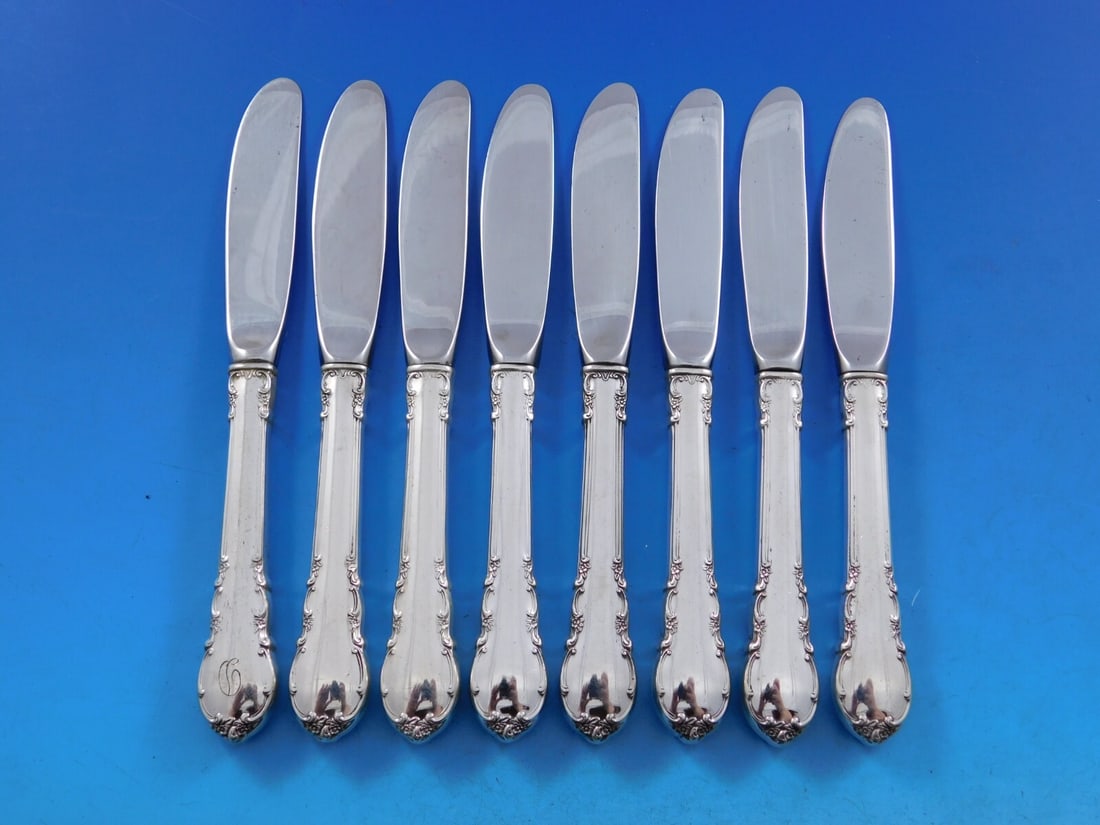 Set of 8 Lunt Modern Victorian Sterling Silver Butter Spreaders 6.25": Set of 8 Lunt Modern Victorian Sterling Silver Butter Spreaders 6.25" Enhance your dining experience with this exquisite set of butter spreaders, featuring the elegant Modern Victorian pattern by Lunt