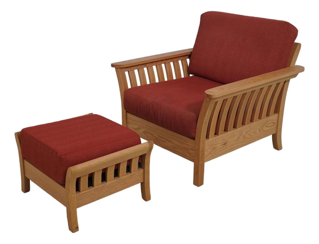Vermont Craftsmen Oak Lounge Chair & Footstool Modern Arts & Crafts Set: Vermont Craftsmen Oak Lounge Chair & Footstool Modern Arts & Crafts Set This Modern Arts & Crafts Oak Lounge Chair and Footstool set embodies high-quality craftsmanship, featuring handcrafted oak cons