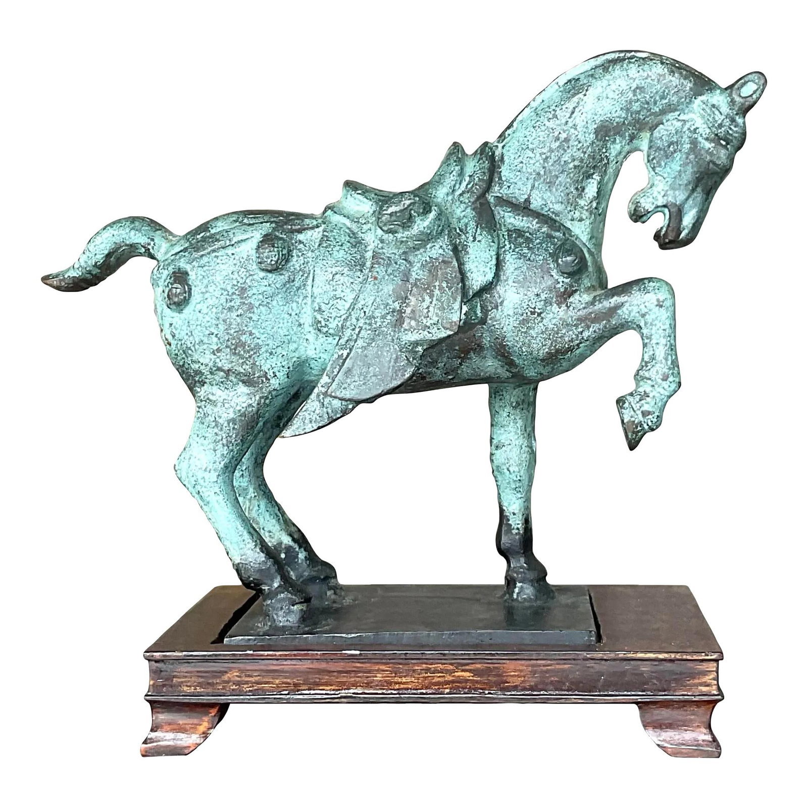 Patinated Tang Dynasty Horse Sculpture on Wood Plinth: Patinated Tang Dynasty Horse Sculpture on Wood Plinth This stunning vintage Asian Tang Dynasty horse features a beautiful patinated green finish, showcasing a verdigris color on solid metal. It elegan