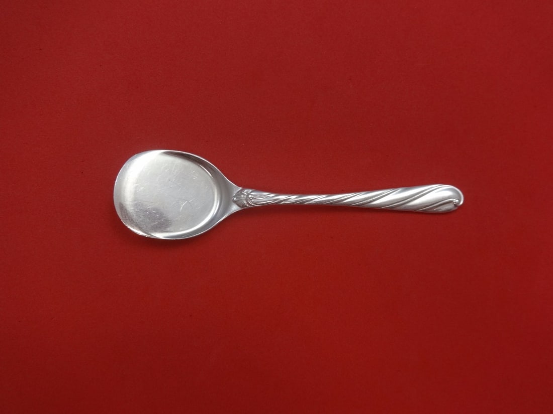 Buccellati Torchon Sterling Silver Gelato Spoon 5 1/4": Buccellati Torchon Sterling Silver Gelato Spoon 5 1/4" Indulge in your favorite gelato with this exquisite gelato spoon from Buccellati, crafted from high-quality sterling silver. This piece features 