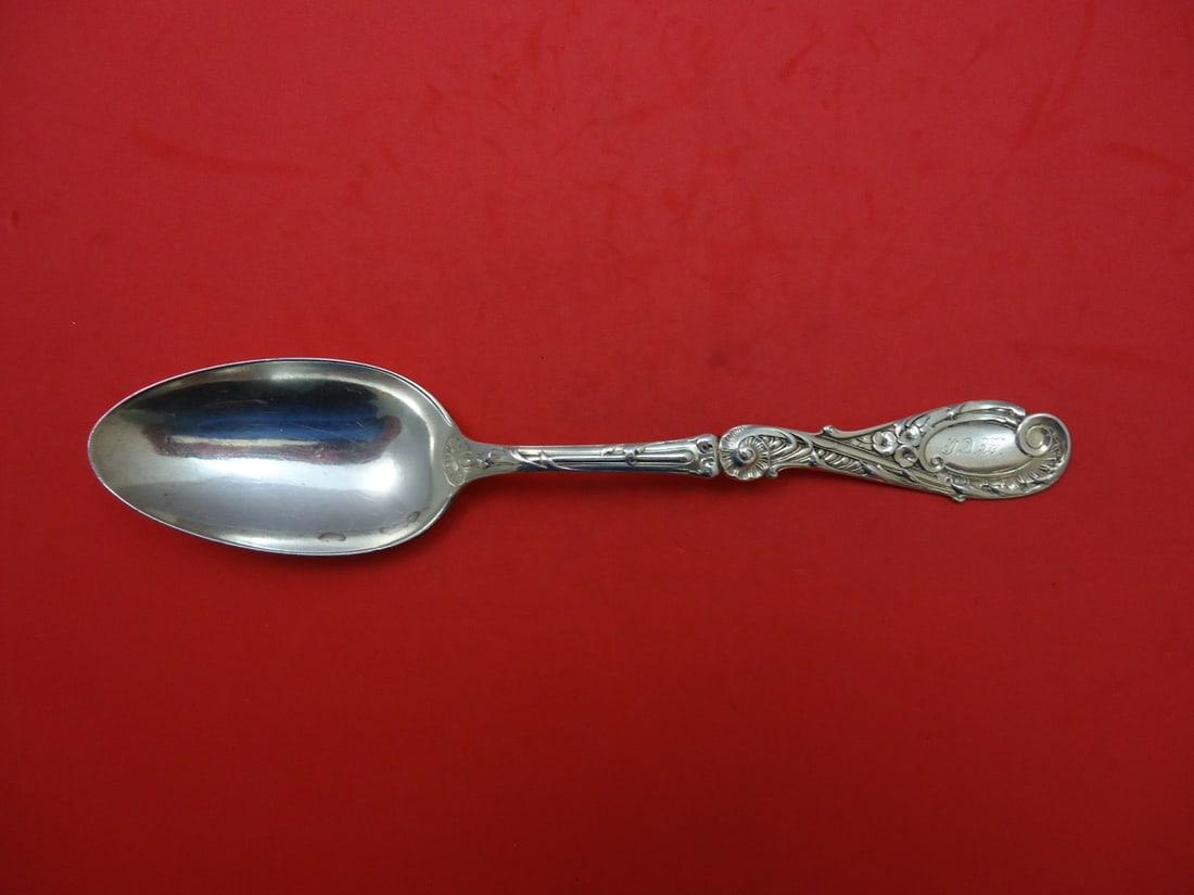 Reed & Barton La Rocaille Sterling Silver Serving Spoon 8.5 inches: Reed & Barton La Rocaille Sterling Silver Serving Spoon 8.5 inches This exquisite serving spoon features the elegant La Rocaille pattern by Reed & Barton, crafted from high-quality sterling silver.