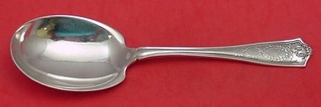 Tiffany & Co. Winthrop Sterling Silver Berry Spoon 9 1/4 inches: Tiffany & Co. Winthrop Sterling Silver Berry Spoon 9 1/4 inches This exquisite Winthrop berry spoon by Tiffany & Co. showcases the elegance of sterling silver craftsmanship. Measuring 9 1/4 inches, th