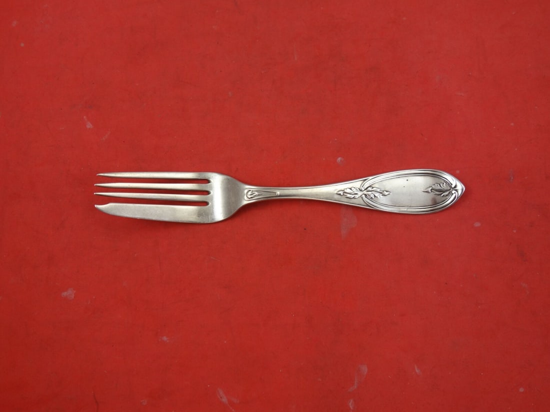 Samuel T Crosby Olive Pattern Silver Pastry Fork 5.5 Boston 1854-1861: Samuel T Crosby Olive Pattern Silver Pastry Fork 5.5 Boston 1854-1861 This exquisite pastry fork, measuring 5 1/2 inches, features the elegant Olive pattern crafted by Samuel T Crosby & Co. in Boston,