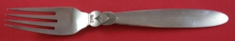 Georg Jensen Cactus Sterling Silver Dinner Fork 7 1/4" Art Deco: Georg Jensen Cactus Sterling Silver Dinner Fork 7 1/4" Art Deco This exquisite dinner fork from the renowned Georg Jensen brand features the iconic Cactus pattern, designed by sculptor Gundolph Albert