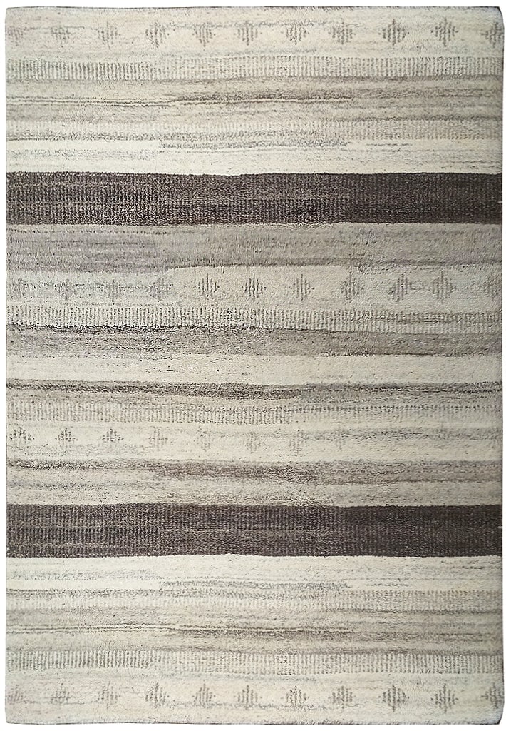 4'1 x 6' Natural Gabbeh Rug Handmade Wool Transitional Design: 4'1 x 6' Natural Gabbeh Rug Handmade Wool Transitional Design Free continental US Shipping Elevate your living environment with this stunning 4' x 6' Natural Gabbeh Rug, showcasing a perfect blend of 