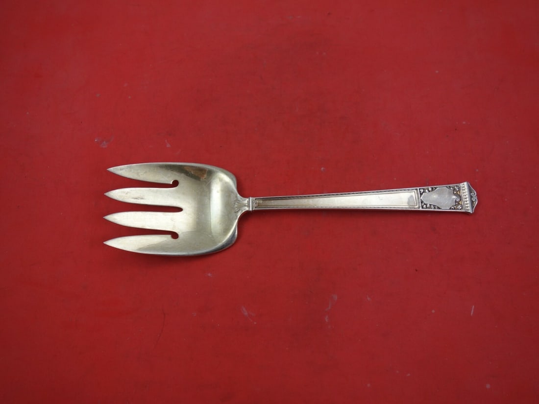 Tiffany & Co San Lorenzo Sterling Silver Fish Serving Fork 9 1/8 Vintage: Tiffany & Co San Lorenzo Sterling Silver Fish Serving Fork 9 1/8 Vintage This exquisite serving fork is a vintage piece from the renowned Tiffany & Co., crafted in sterling silver. Designed in the ele