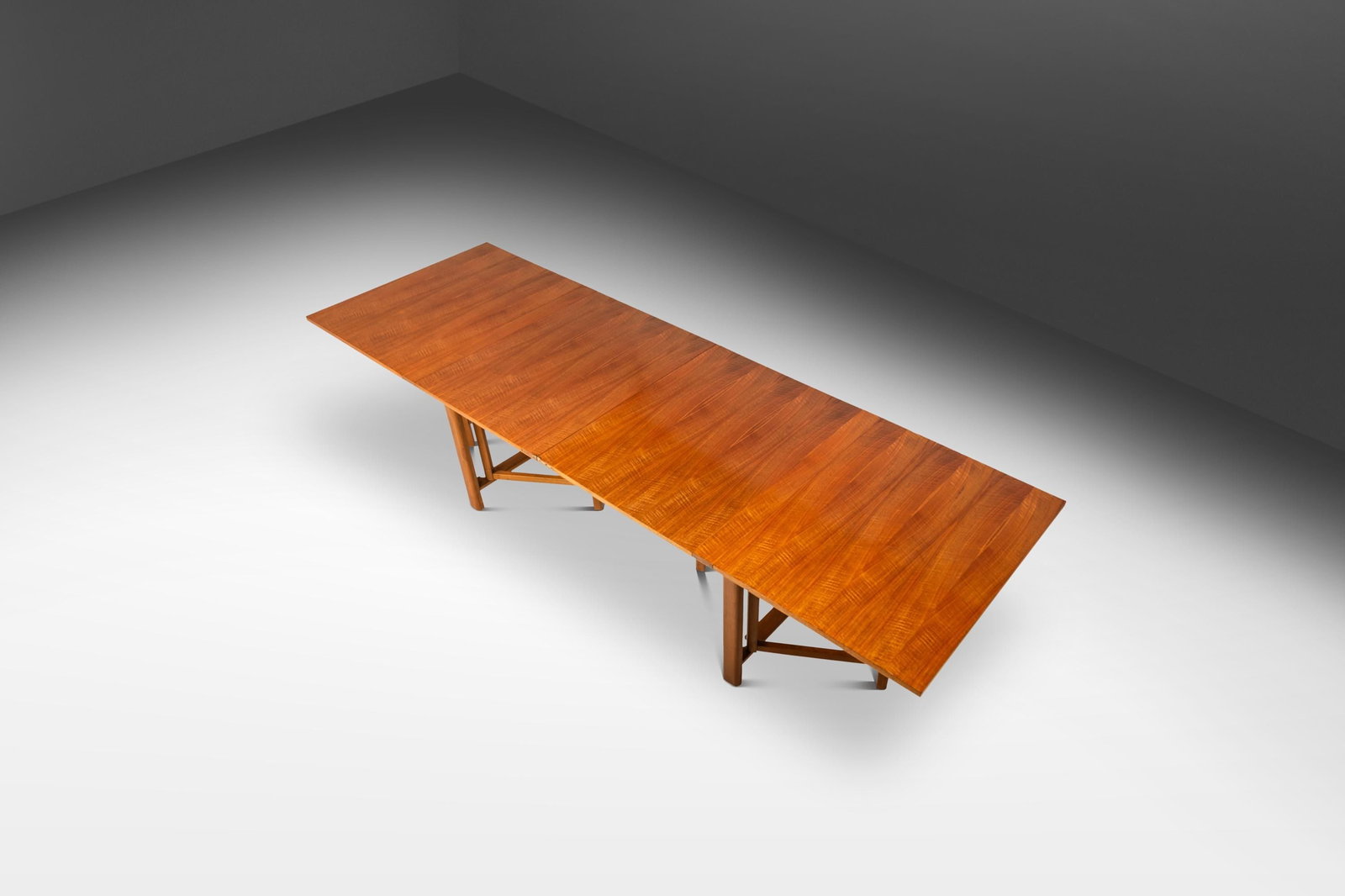 Bruno Mathsson Inspired Super Expanding Table European Walnut 1960s: Bruno Mathsson Inspired Super Expanding Table European Walnut 1960s This iconic Super Expanding Table, inspired by Bruno Mathsson's 'Maria Flap' design, exemplifies the ingenuity of 1960s European