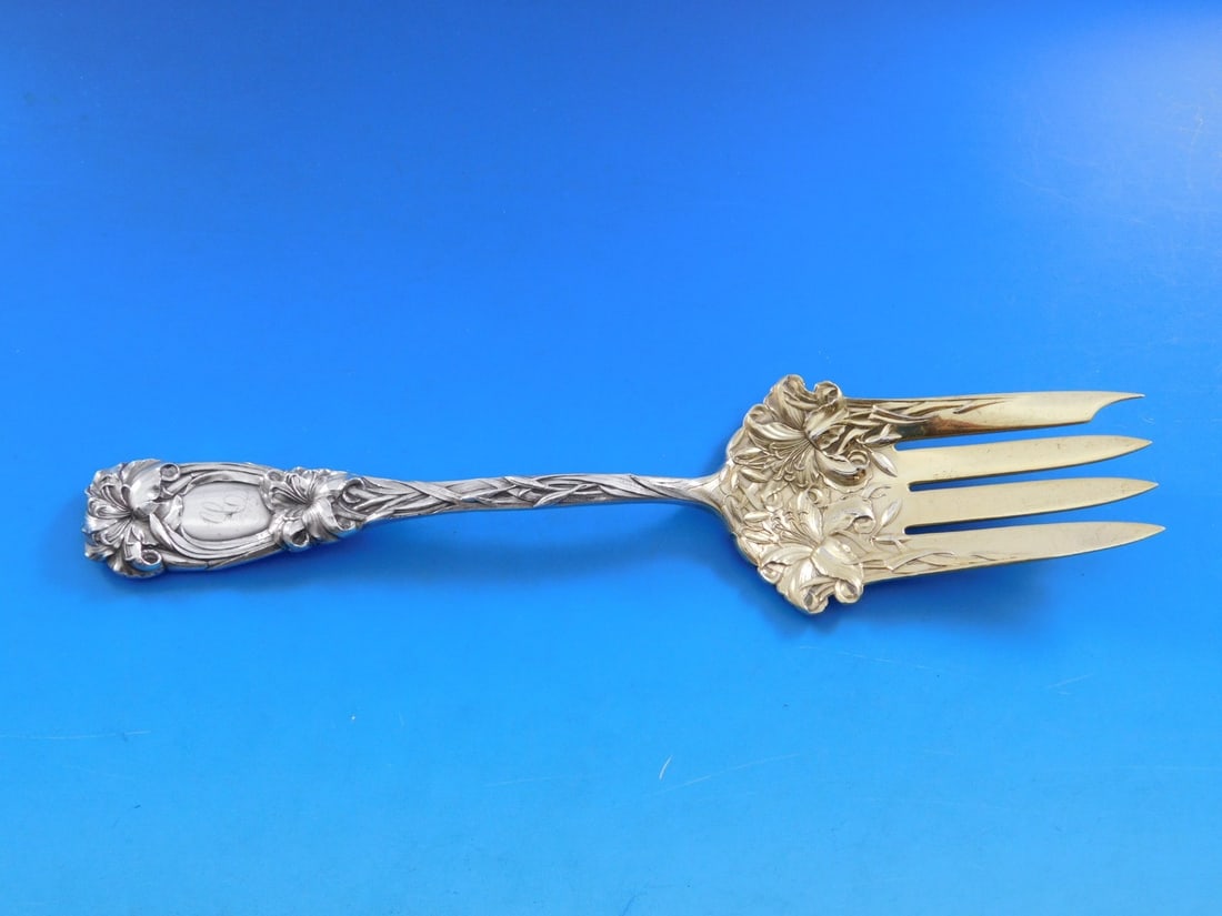 Durgin New Art Sterling Silver 8.5 Cold Meat Fork Art Nouveau: Durgin New Art Sterling Silver 8.5 Cold Meat Fork Art Nouveau Elevate your dining experience with this exquisite cold meat fork from the New Art pattern by Durgin. Crafted from high-quality sterling s