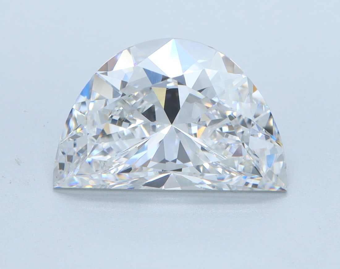 Loose Diamond - HALFMOON 3.13ct E VVS2: Loose Diamond - HALFMOON 3.13ct E VVS2 Source: This is a real non-mined Diamond that has been grown in a lab Shape: HALFMOON Carats: 3.13 Color: E Clarity: VVS2 Certification: IGI Condition: Pre-Owned