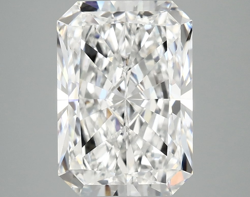 Loose Diamond - RADIANT 4.16ct D VVS2: Loose Diamond - RADIANT 4.16ct D VVS2 Source: This is a real non-mined Diamond that has been grown in a lab Shape: RADIANT Carats: 4.16 Color: D Clarity: VVS2 Certification: IGI Condition: Pre-Owned P