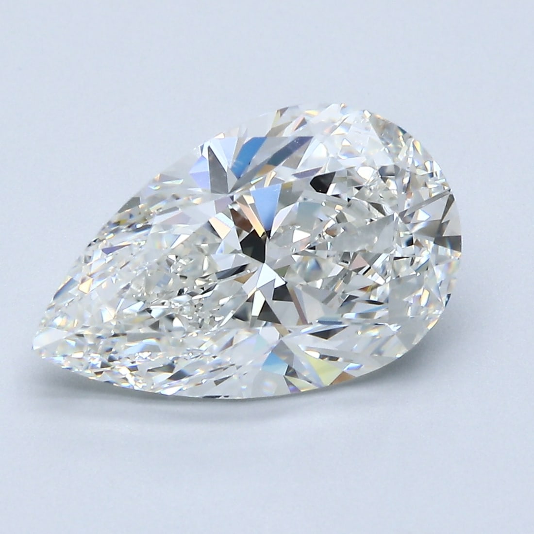 Loose Diamond - PEAR 4.03ct G VS2: Loose Diamond - PEAR 4.03ct G VS2 Source: Natural Mined Diamond Shape: PEAR Carats: 4.03 Color: G Clarity: VS2 Certification: GIA Condition: Pre-Owned PLEASE NOTE: Framed, Large, or heavy items do not