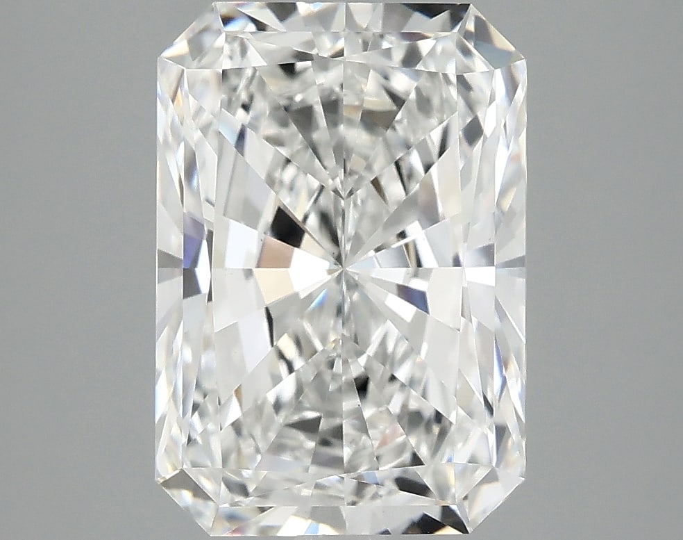 Loose Diamond - RADIANT 3.74ct E VS1: Loose Diamond - RADIANT 3.74ct E VS1 Source: This is a real non-mined Diamond that has been grown in a lab Shape: RADIANT Carats: 3.74 Color: E Clarity: VS1 Certification: IGI Condition: Pre-Owned PLE