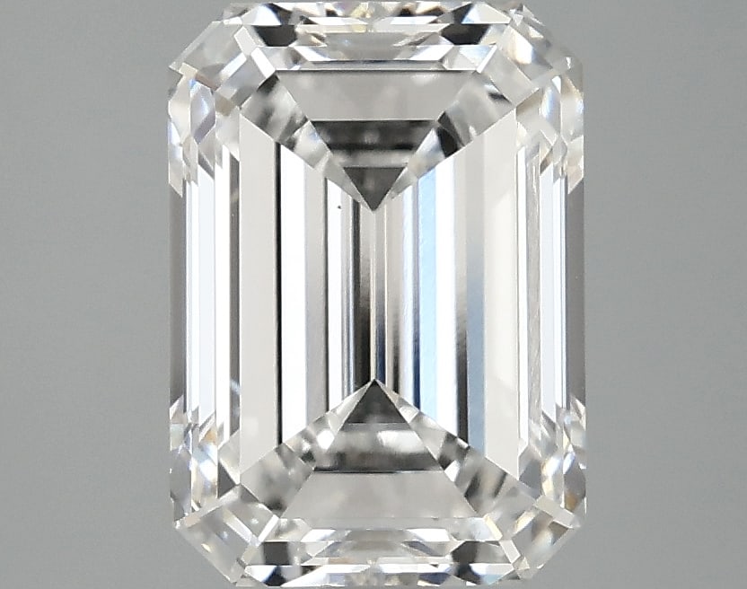 Loose Diamond - EMERALD 3.1ct E VS1: Loose Diamond - EMERALD 3.1ct E VS1 Source: This is a real non-mined Diamond that has been grown in a lab Shape: EMERALD Carats: 3.1 Color: E Clarity: VS1 Certification: IGI Condition: Pre-Owned PLEAS