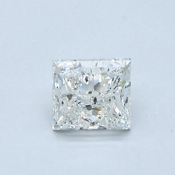 Loose Diamond - PRINCESS 0.7ct I SI2: Loose Diamond - PRINCESS 0.7ct I SI2 Source: Natural Mined Diamond Shape: PRINCESS Carats: 0.7 Color: I Clarity: SI2 Certification: GIA Condition: Pre-Owned PLEASE NOTE: Framed, Large, or heavy items 