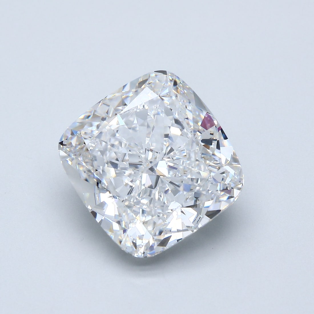 Loose Diamond - CUSHION 9.1ct D VS1: Loose Diamond - CUSHION 9.1ct D VS1 Source: This is a real non-mined Diamond that has been grown in a lab Shape: CUSHION Carats: 9.1 Color: D Clarity: VS1 Certification: IGI Condition: Pre-Owned