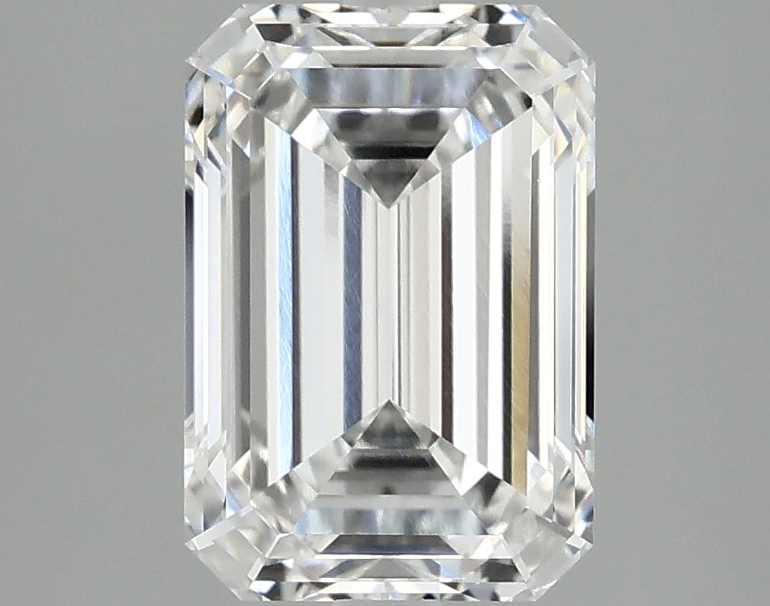 Loose Diamond - EMERALD 2.99ct E VVS2: Loose Diamond - EMERALD 2.99ct E VVS2 Source: This is a real non-mined Diamond that has been grown in a lab Shape: EMERALD Carats: 2.99 Color: E Clarity: VVS2 Certification: IGI Condition: Pre-Owned P