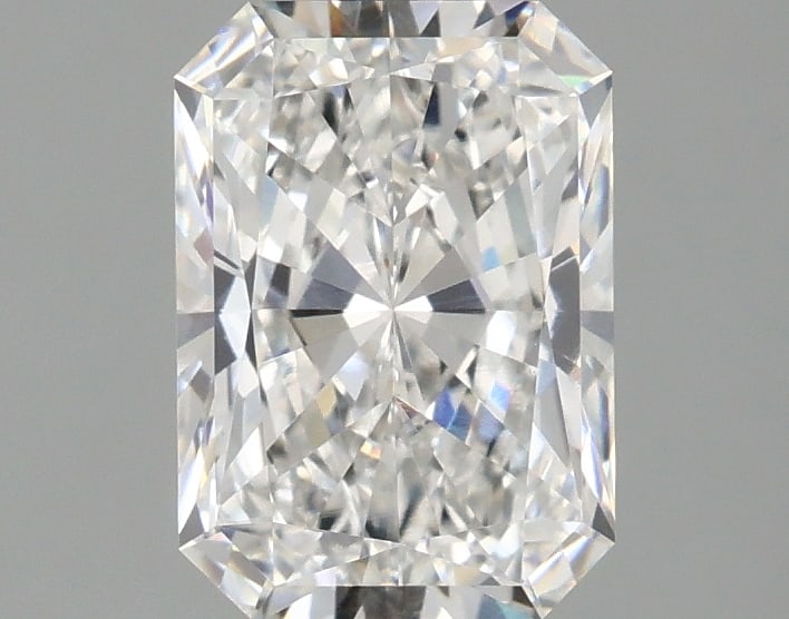 Loose Diamond - RADIANT 1.59ct E VS1: Loose Diamond - RADIANT 1.59ct E VS1 Source: This is a real non-mined Diamond that has been grown in a lab Shape: RADIANT Carats: 1.59 Color: E Clarity: VS1 Certification: IGI Condition: Pre-Owned