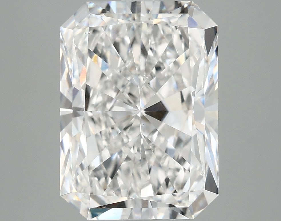 Loose Diamond - RADIANT 4.04ct D VS1: Loose Diamond - RADIANT 4.04ct D VS1 Source: This is a real non-mined Diamond that has been grown in a lab Shape: RADIANT Carats: 4.04 Color: D Clarity: VS1 Certification: IGI Condition: Pre-Owned