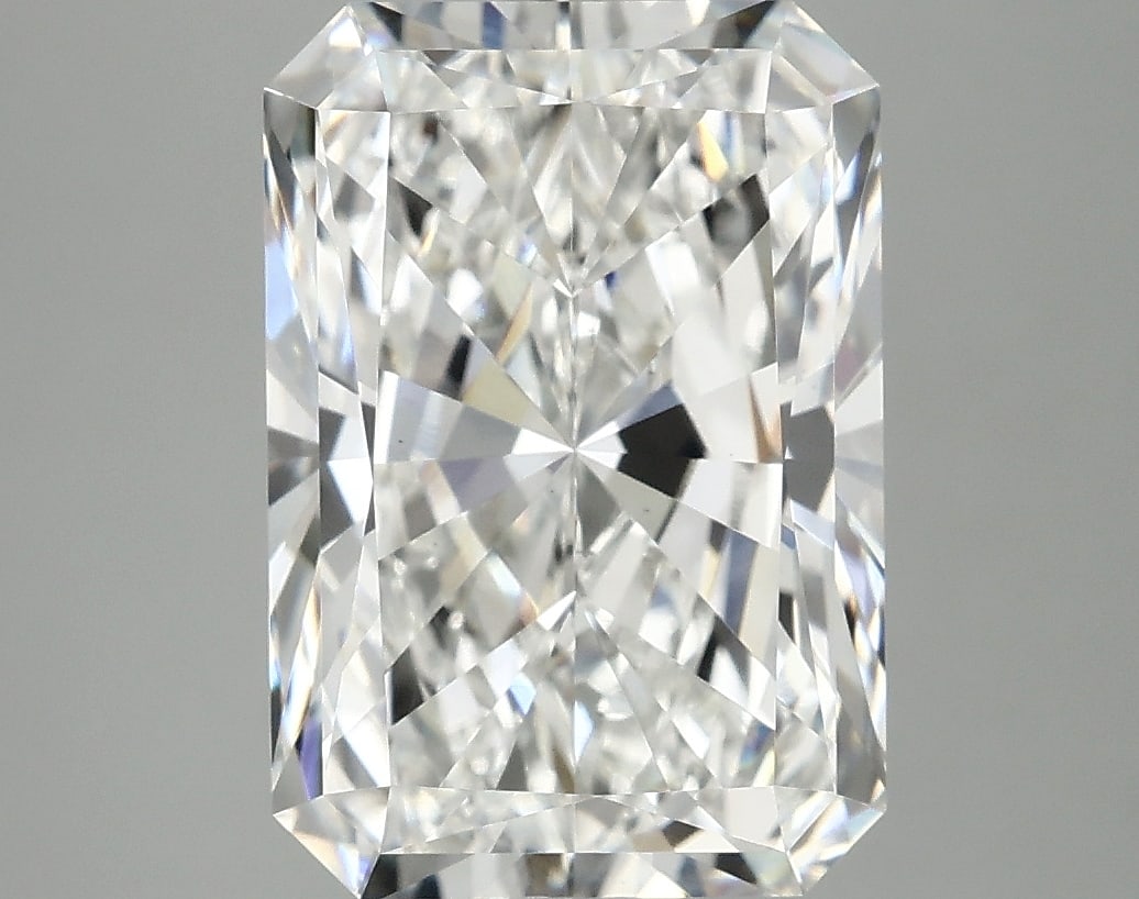 Loose Diamond - RADIANT 5.03ct E VS1: Loose Diamond - RADIANT 5.03ct E VS1 Source: This is a real non-mined Diamond that has been grown in a lab Shape: RADIANT Carats: 5.03 Color: E Clarity: VS1 Certification: IGI Condition: Pre-Owned PLE