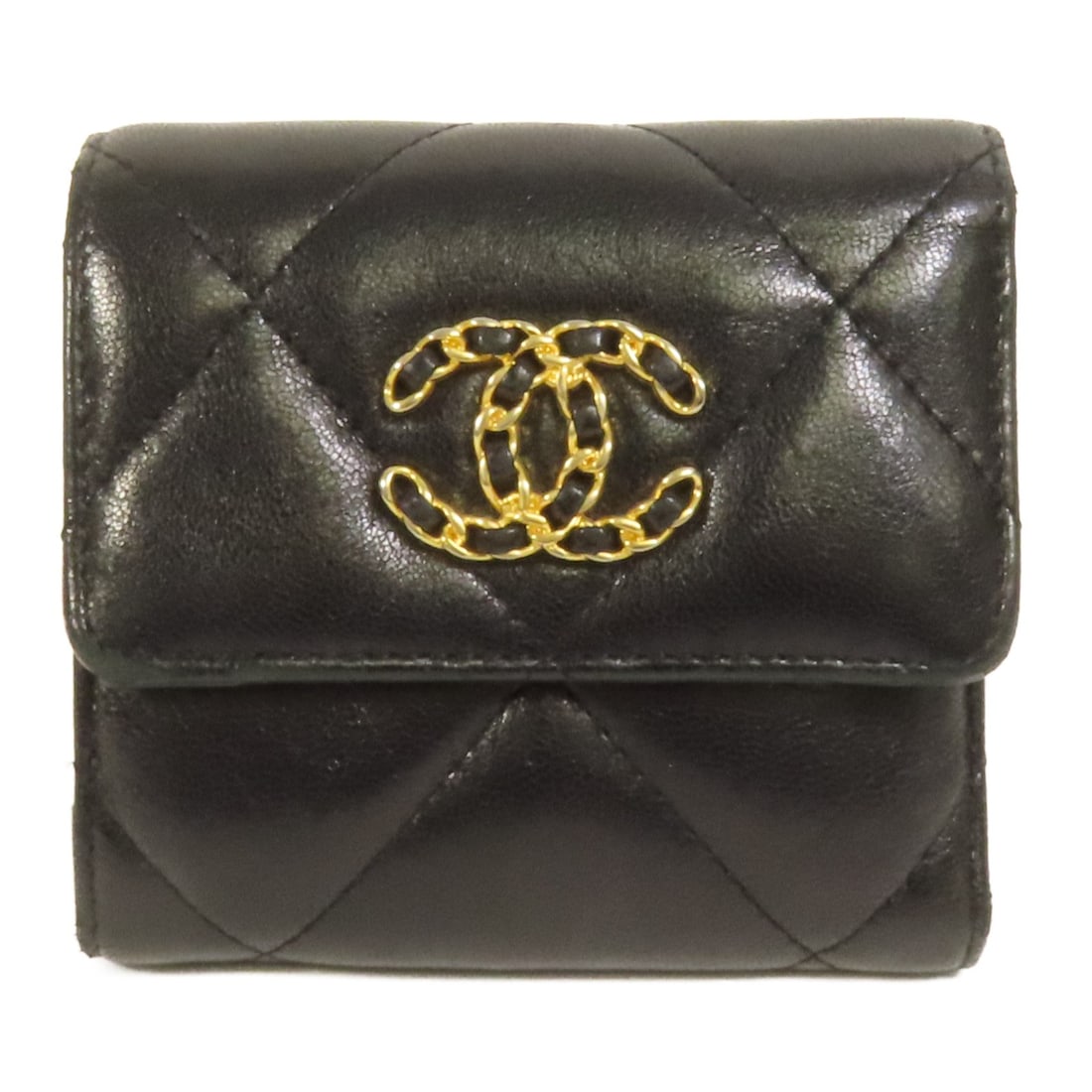 CHANEL C19 Tri Fold Wallet Black Lambskin GHW: CHANEL C19 Tri Fold Wallet Black Lambskin GHW This CHANEL tri-fold wallet is crafted from luxurious black lambskin leather and features the iconic CC design with gold-tone hardware. Designed for women