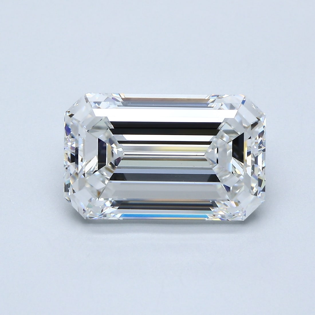 Loose Diamond - EMERALD 7.01ct F VS1: Loose Diamond - EMERALD 7.01ct F VS1 Source: Natural Mined Diamond Shape: EMERALD Carats: 7.01 Color: F Clarity: VS1 Certification: GIA Condition: Pre-Owned PLEASE NOTE: Framed, Large, or heavy items 